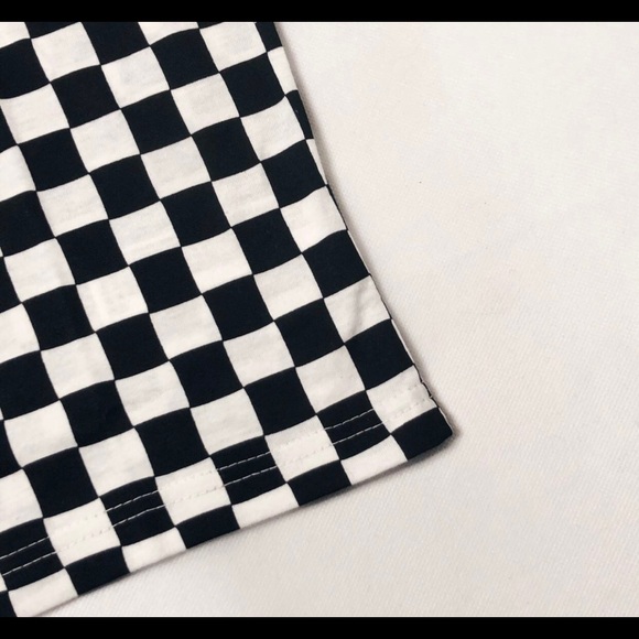 Checkered Print Short Sleeve - Picture 3 of 3